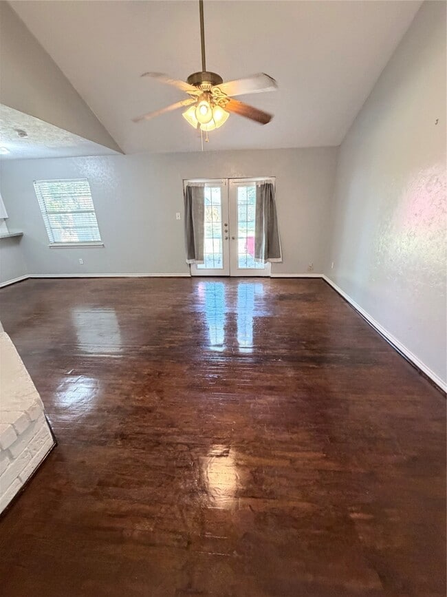 Building Photo - 1802 Oaklawn St