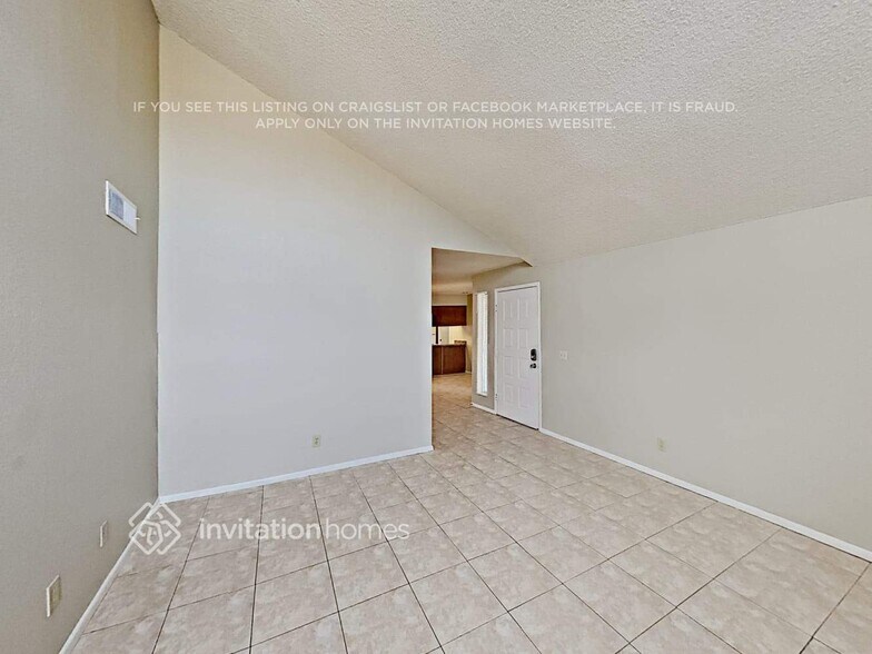 Building Photo - 1205 W Chilton St