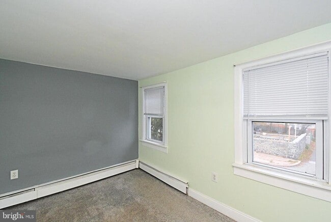 Building Photo - 2 High St