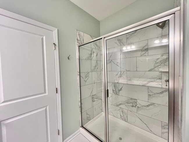 Building Photo - **OFFERING WAIVED APPLICATION FEES & $150 MOVE IN PROMOTION** Newly Remodeled 3BD, 2.5BA Raleigh ...