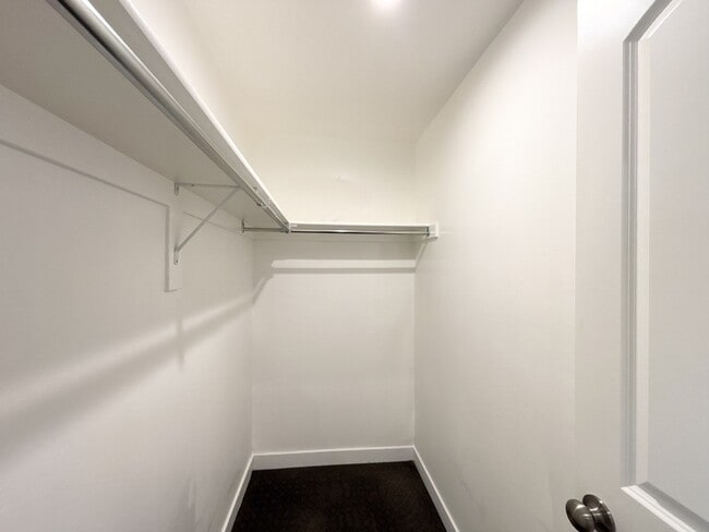 Building Photo - 2676 N Heston Park