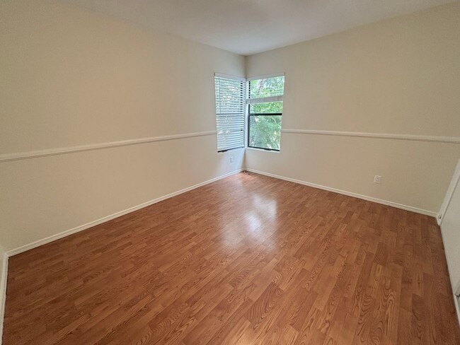 Building Photo - 3 Bedroom Condo now available in City of Orange