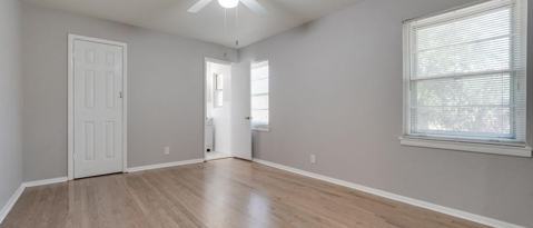 Building Photo - 2442 Oates Dr