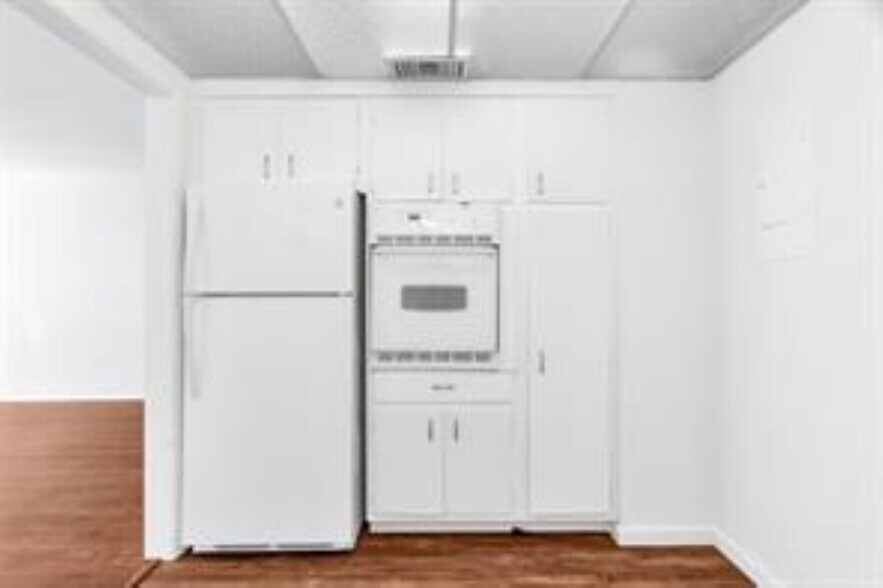 Building Photo - 3700 Galt Ocean Dr