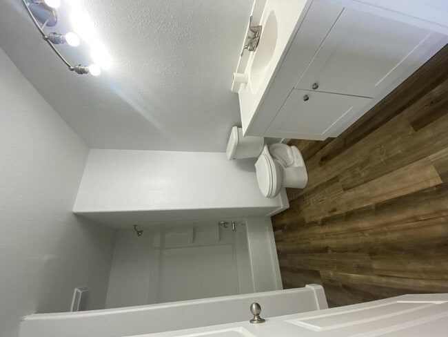 Building Photo - 818 Airport Rd