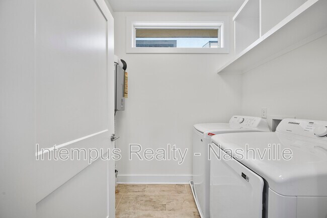 Building Photo - 962 9th Ave S