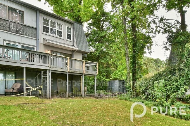 Building Photo - 301 Harbor Heights Dr