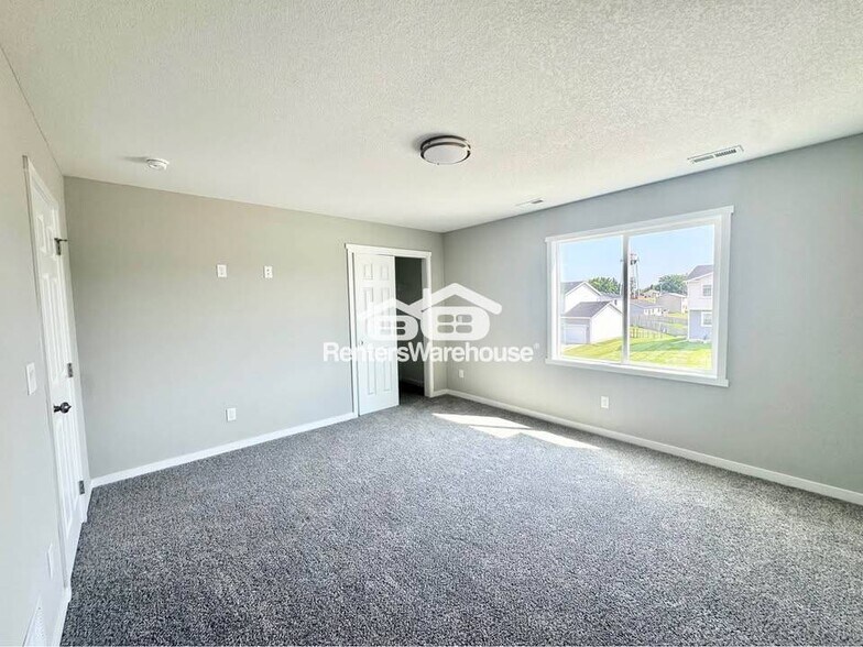 Building Photo - 1009 Adler Ct