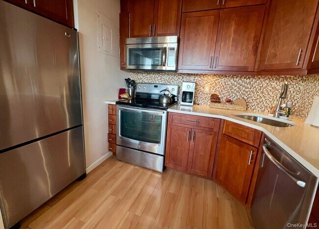 Building Photo - 1 David Ln