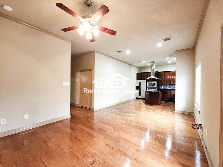 Building Photo - 910 McKinney Park Ln