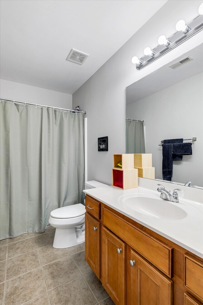 Building Photo - 8018 Presidio Ct