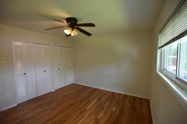 Building Photo - 4015 Heathfield Rd