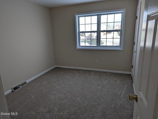 Building Photo - 13 Erie Ct