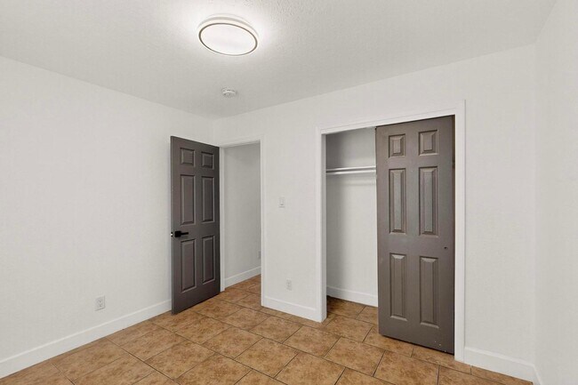 Building Photo - 9218 Alvera Ave SW