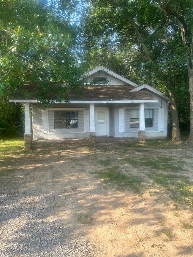 Primary Photo - 2212 Baldwin St