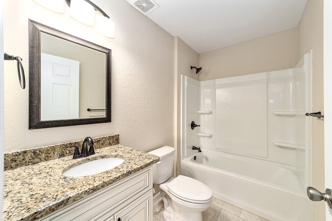 Building Photo - 194 Willow Rd