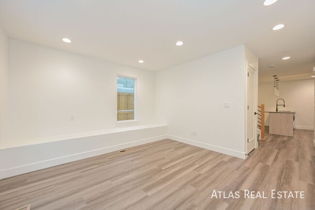 Building Photo - Beautiful Newly Built duplex ready for you...