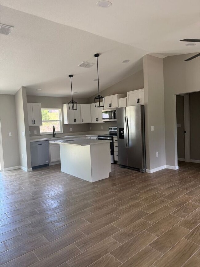 Building Photo - 277 Oak Ln Cir