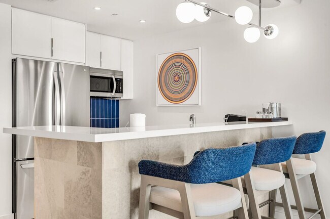 Building Photo - 4401 Collins Ave