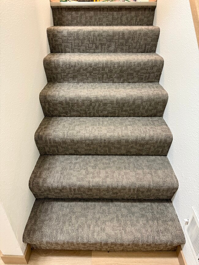 Building Photo - 1004 Castlewood Dr