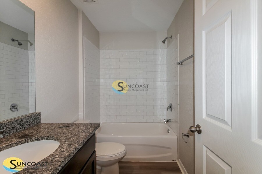 Building Photo - 2265 W Arbutus Dr