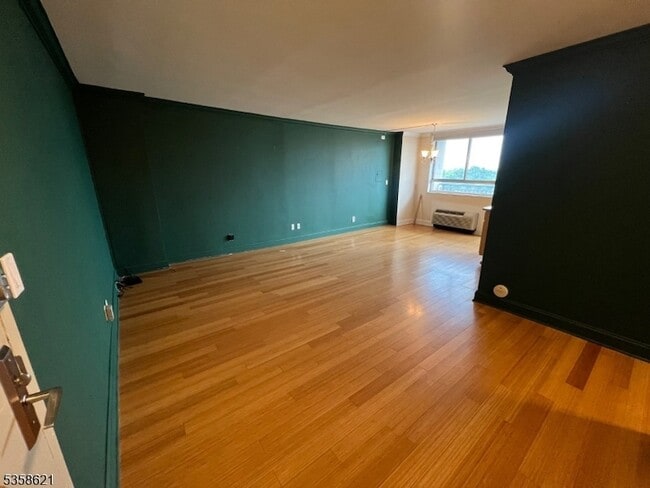 Building Photo - 100 Manhattan Ave