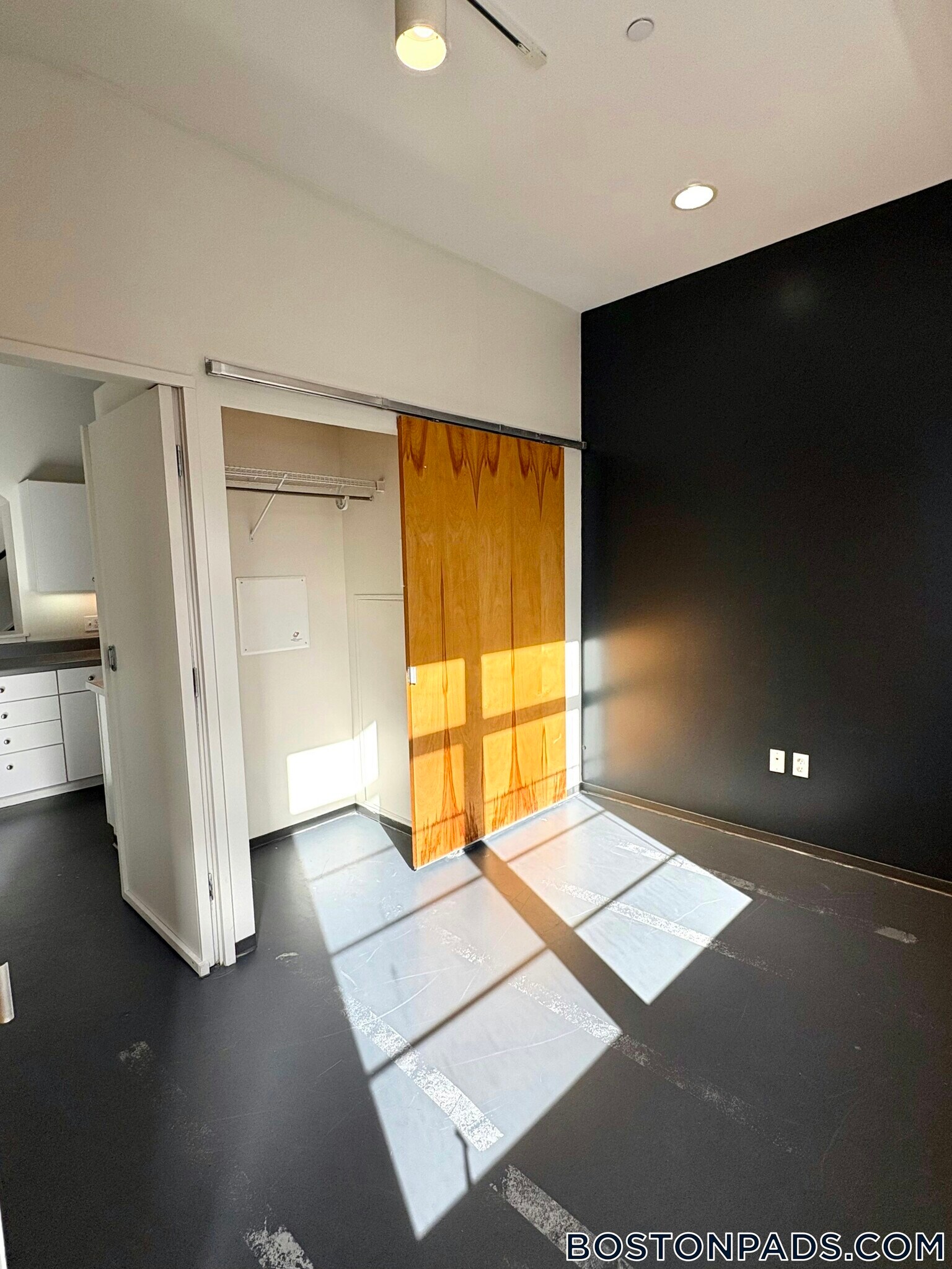 Building Photo - 160 E Berkeley St