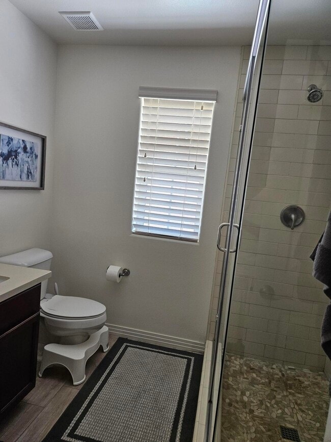 Building Photo - 52414 Hawthorn Ct