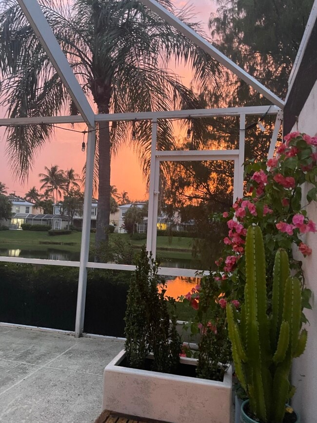 Building Photo - 245 Fortuna Dr