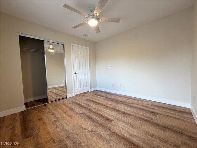 Building Photo - 10977 African Sunset St