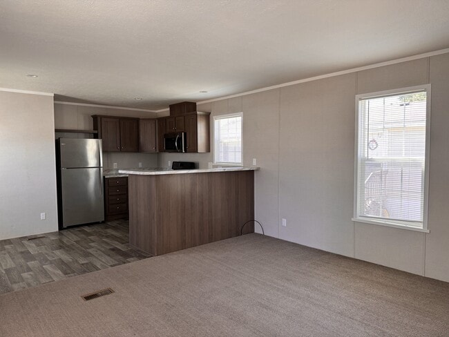 Building Photo - 5201 Chantelle Dr