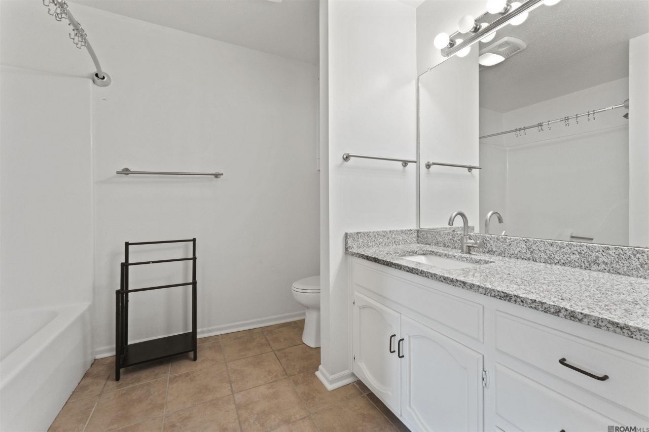 Building Photo - 3330 Willard St