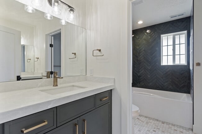 Building Photo - 3645 W Gentile St