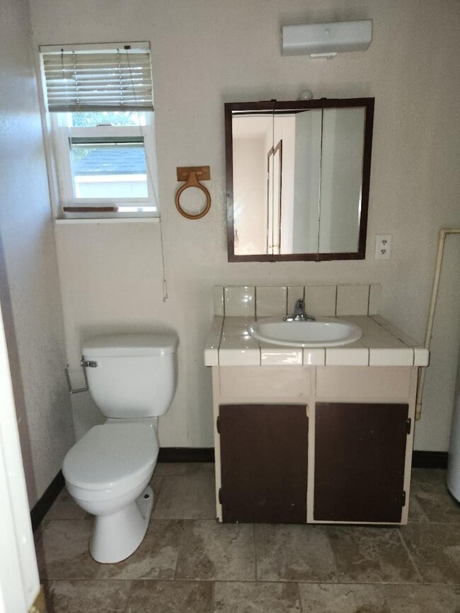 Building Photo - 1bed 1bath Home