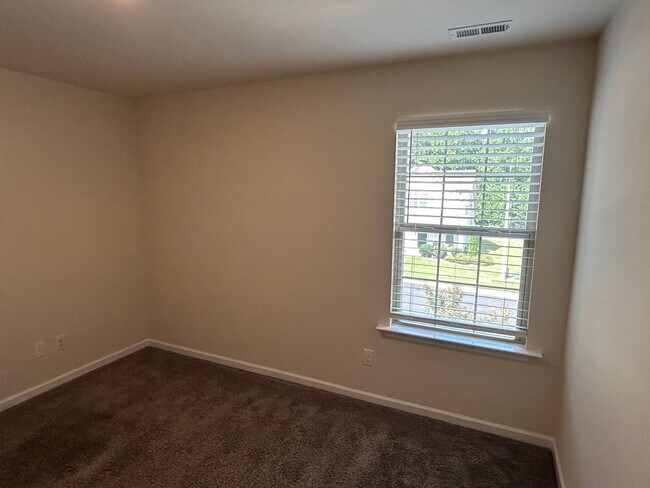 Building Photo - 3 Bed | 2.5 Bath House in Clayton