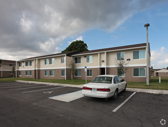 Building Photo - Pine Creek Village Apartments