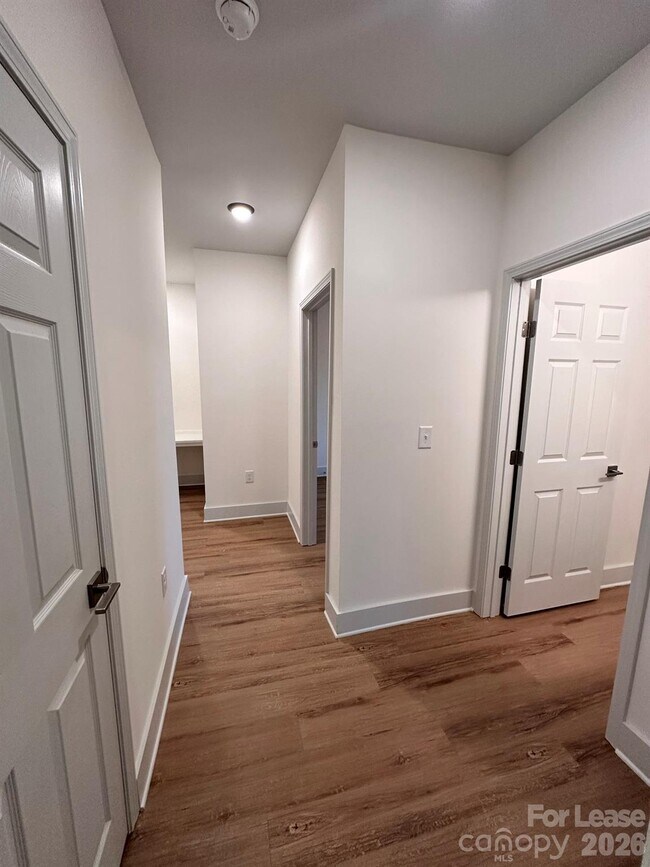 Building Photo - 3515 Markland Dr