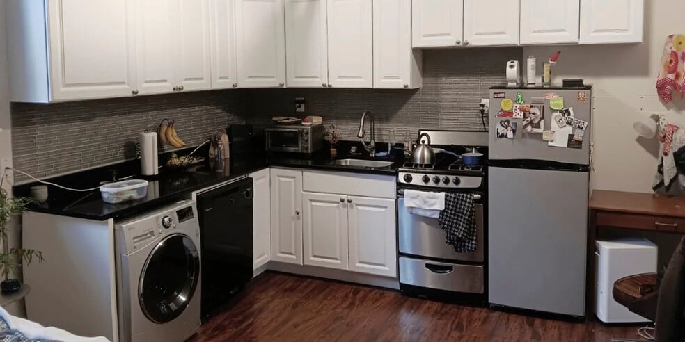 Building Photo - 2127 N Dayton St