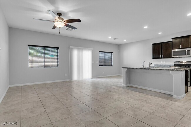 Building Photo - 9404 Sand Tiger Ave