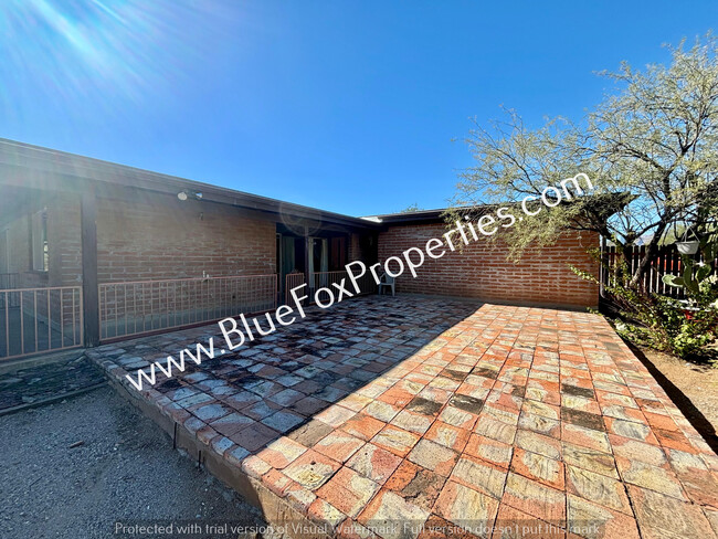 Building Photo - 3520 N Melpomene Way