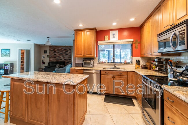 Building Photo - 915 Woodleaf Way