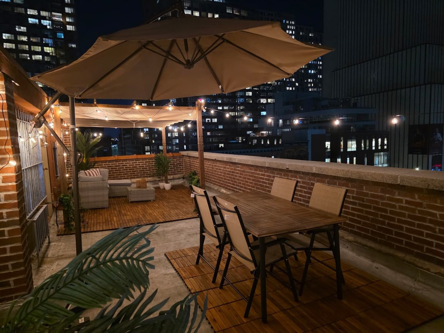 Building Photo - 458 W 52nd St