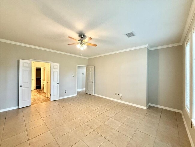 Building Photo - 626 Clarenda Falls Dr
