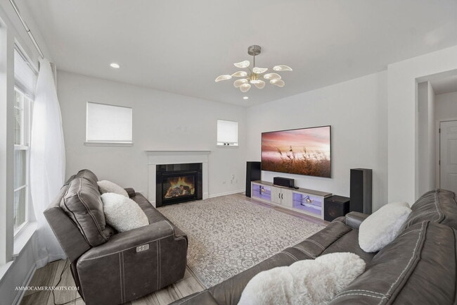 Building Photo - 26305 W Milestone Dr