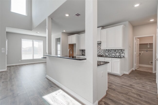 Building Photo - 12816 Oak Fls Dr