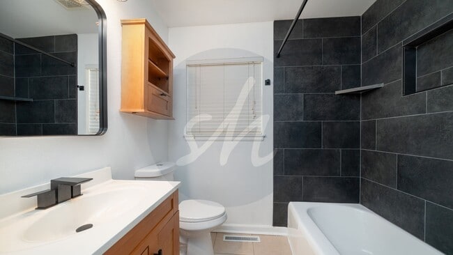 Building Photo - Modern Duplex in Old Colorado City