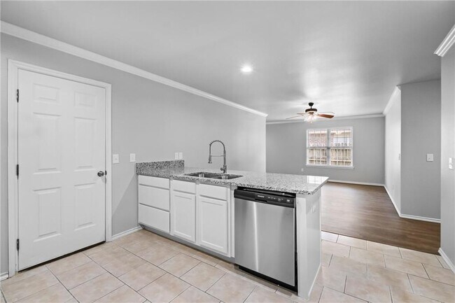 Building Photo - 1667 Evening Shade Dr