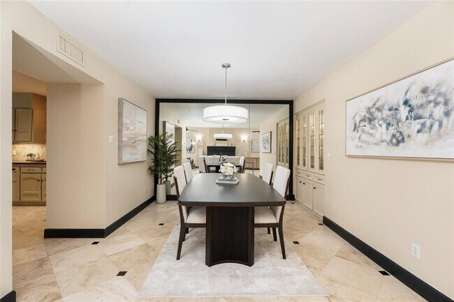 Building Photo - 18138 Bal Harbour Dr
