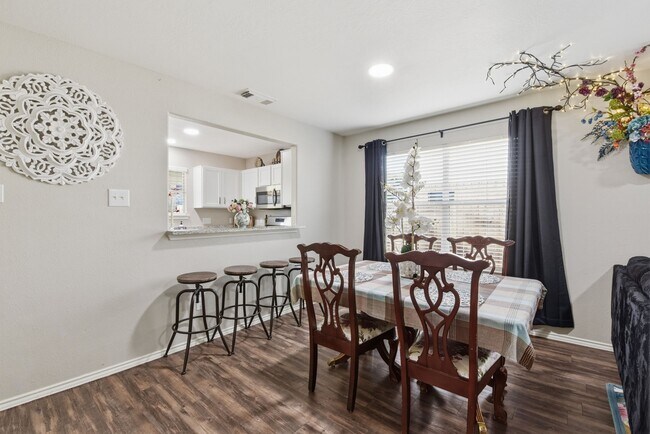 Building Photo - 9519 Maple Green Ln