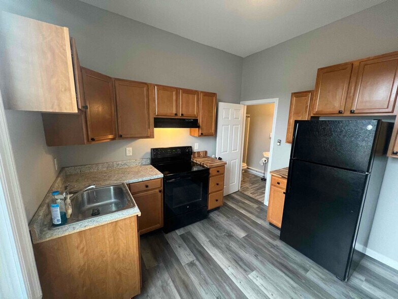 Building Photo - 2Main Street